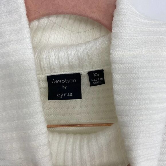 Devotion by Cyrus White Ribbed Knit Cowl Neck Sweater NWT Womens XSmall - Picture 2 of 5